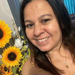 Meet your Posher, Mejia